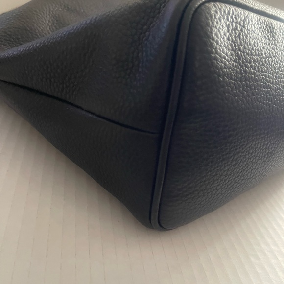 Michael Kors Black Leather Shoulder Bag/Bucket Bag with Gold Accents - Picture 4 of 7